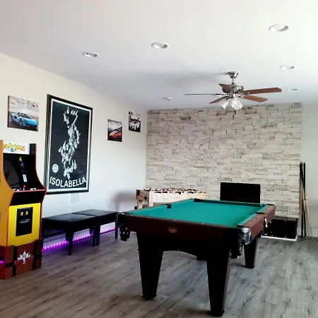 Heart Of Vegas Shared House Apartment